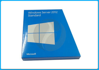 Una scatola al minuto piena di 64 del bit di Microsoft Windows elementi essenziali R2 del server 2012